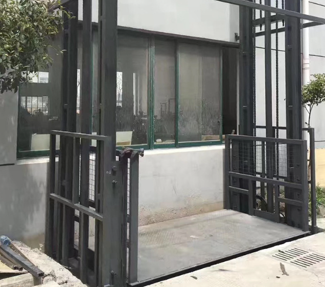 无锡导轨式施工升降机助力民生工程提速增效